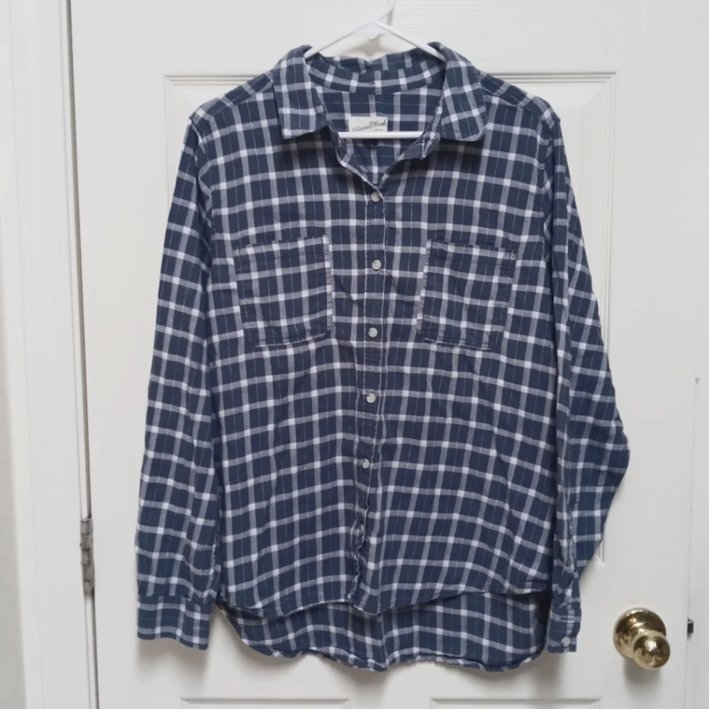 Universal Thread Shirt - Picture 1 of 5